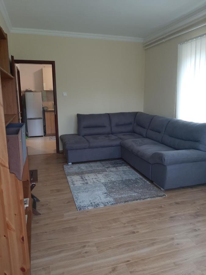 Megyeri Apartman Pócsmegyer Eksteriør billede