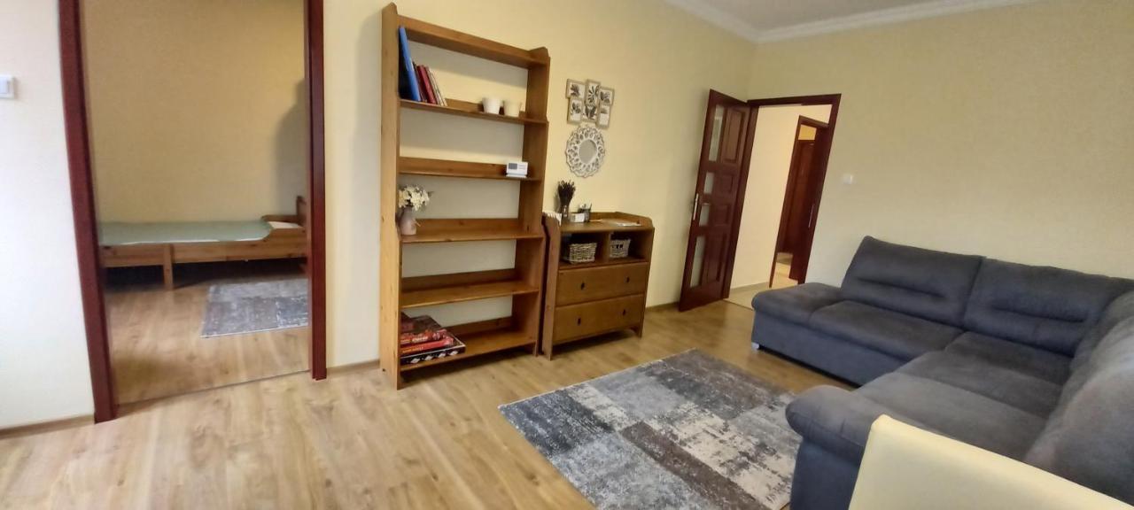 Megyeri Apartman Pócsmegyer Eksteriør billede